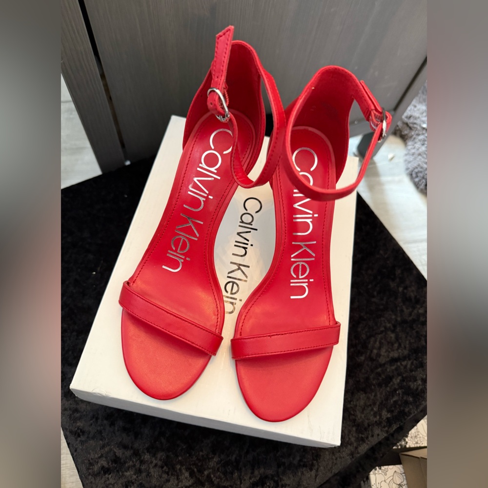 New Calvin Klein Red Fairy heels size 6 - Picture 2 of 10